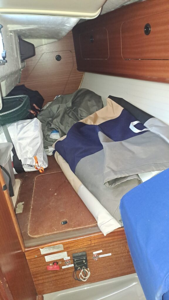 011 Letzte Besorgungen bunkern für die ⛵RONDÉE ATLANTIQUE😉Segellast, Ersatzteil- und Materiallager sorgen für mehr Tiefgang