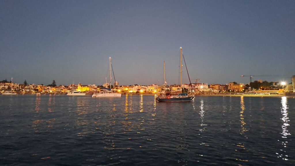 033_endlich-nach-Madeira_Sonnen_Ankerplatz Cascais Lissabon
