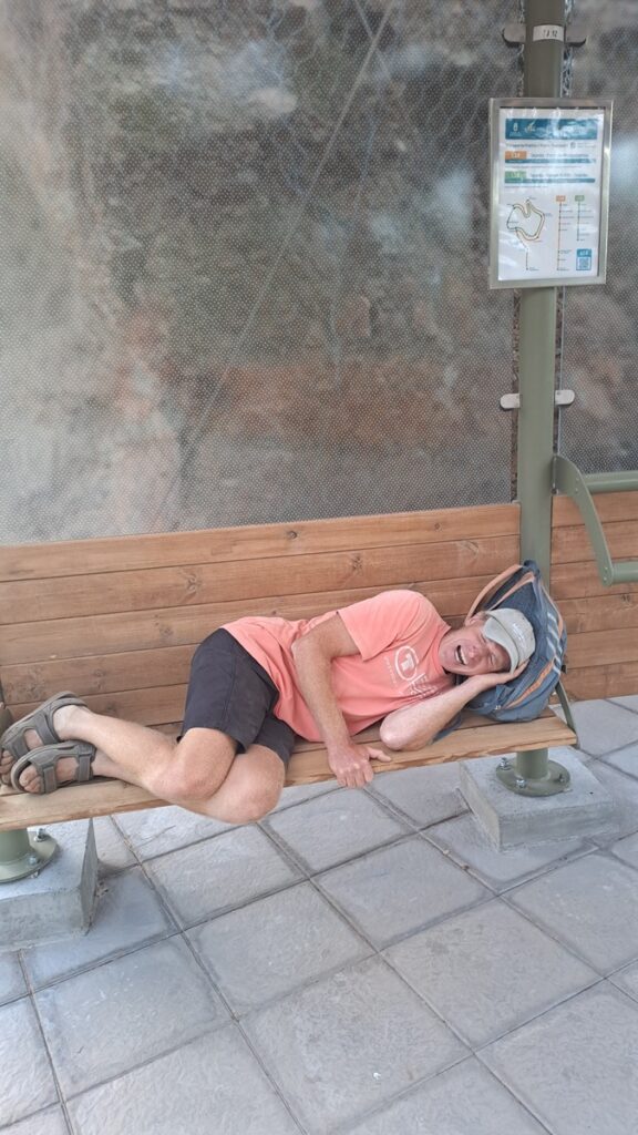 038_kontrastreiche-Kanaren_Roque-Nublo_Bushaltestelle ⛵RONDÉE ATLANTIQUE😉