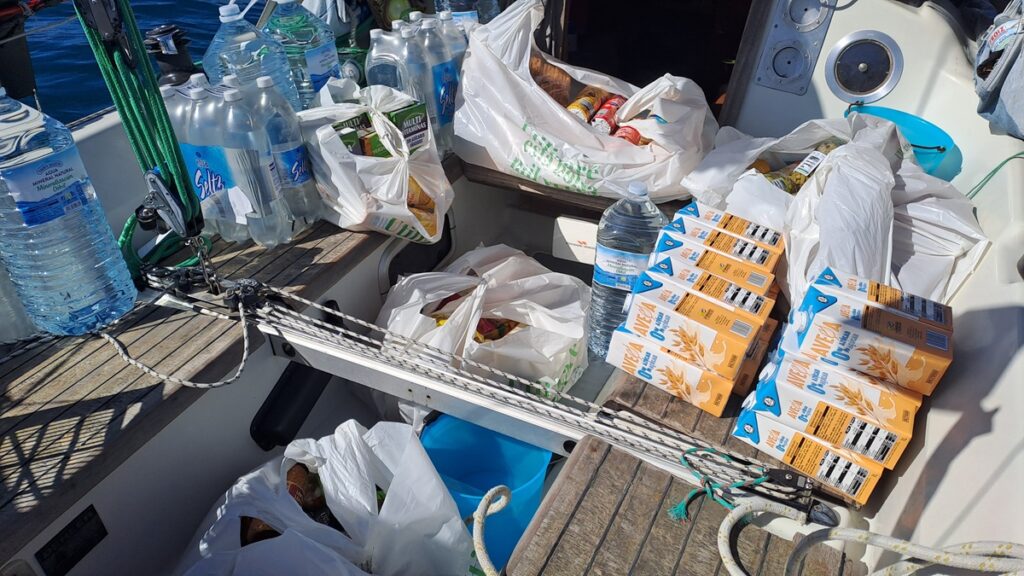 039_Bunkern-für-die-Atlantiküberquerung_Einkauf-an-Bord Bunkern auf der ⛵RONDÉE ATLANTIQUE😉