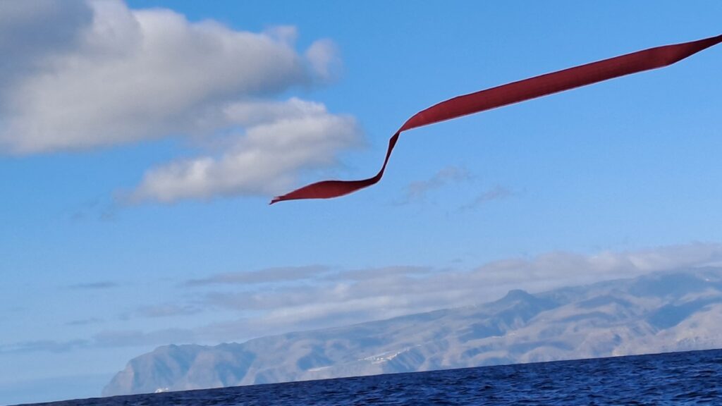 043_Erstes-Viertel-Ost-West_Fahne