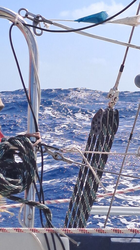 044 Halb Drei Viertel Ost - West Atlantikwelle