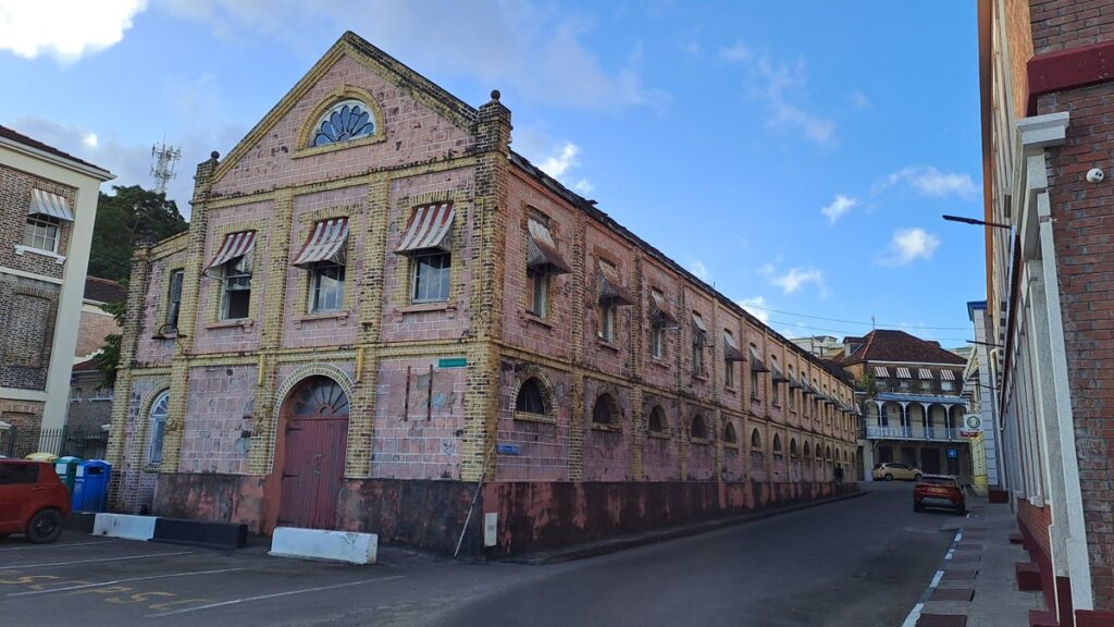 047_bunte-Karibik-hautnah_St-Georges-maroder-Charm