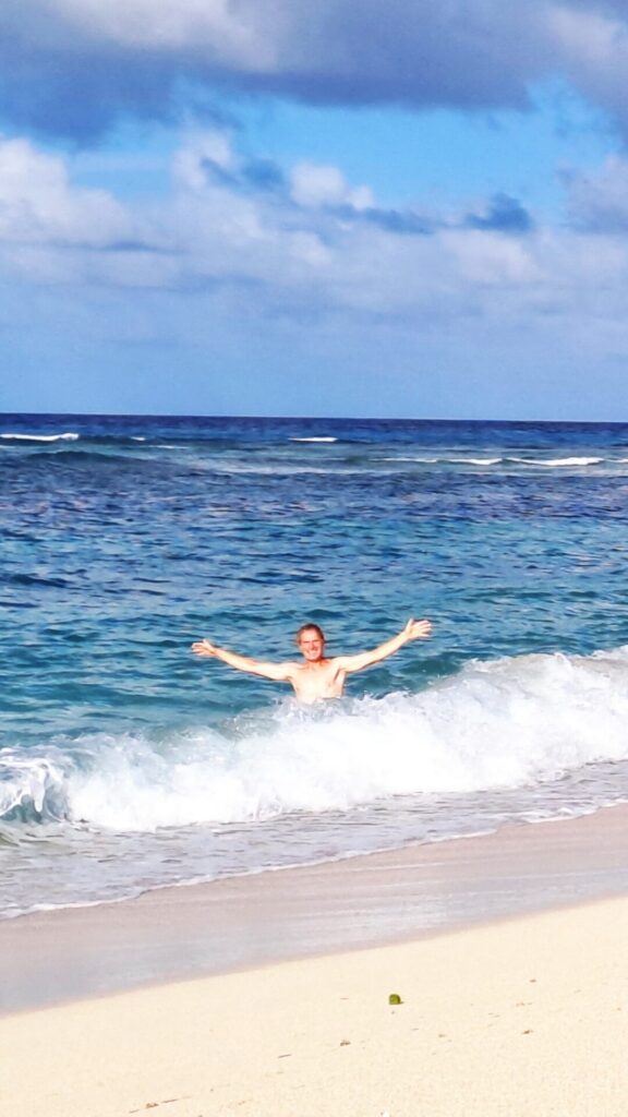 #053_Sparrow-Bay-Bogles_Lonely-Beach-Wasser