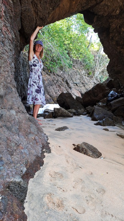 #060_Drei-einsame-Inseln_RONDÉE-ATLANTIQUE Drei einsame Inseln Höhlenforschung (Mittel)