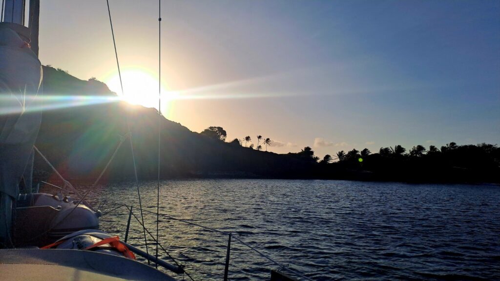 #060_Drei-einsame-Inseln_RONDÉE-ATLANTIQUE Drei einsame Inseln Petite Nevis Sonnenaufgang (Mittel)