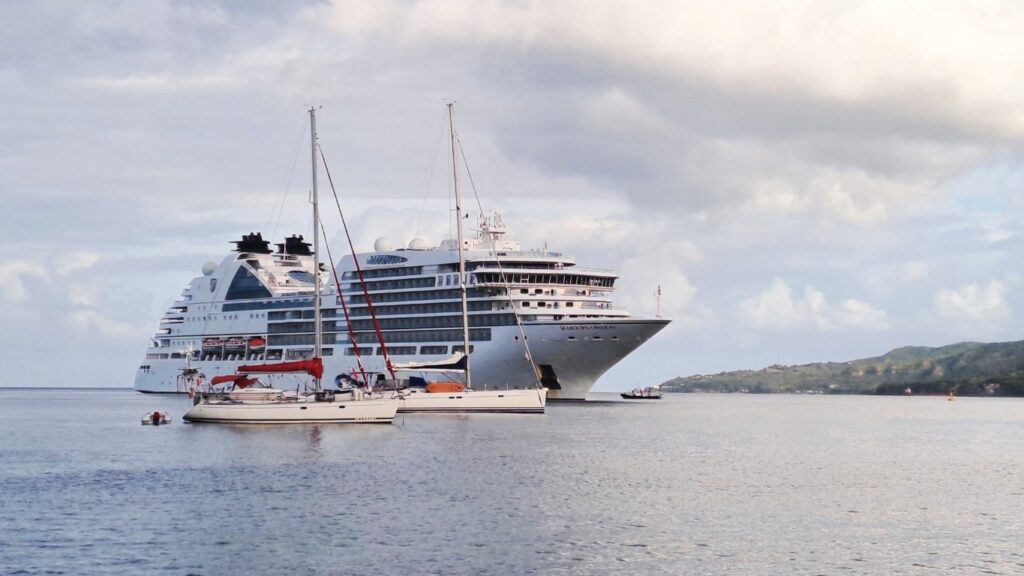#072 Boje bei Roseau auf Dominica RONDÉE ATLANTIQUE