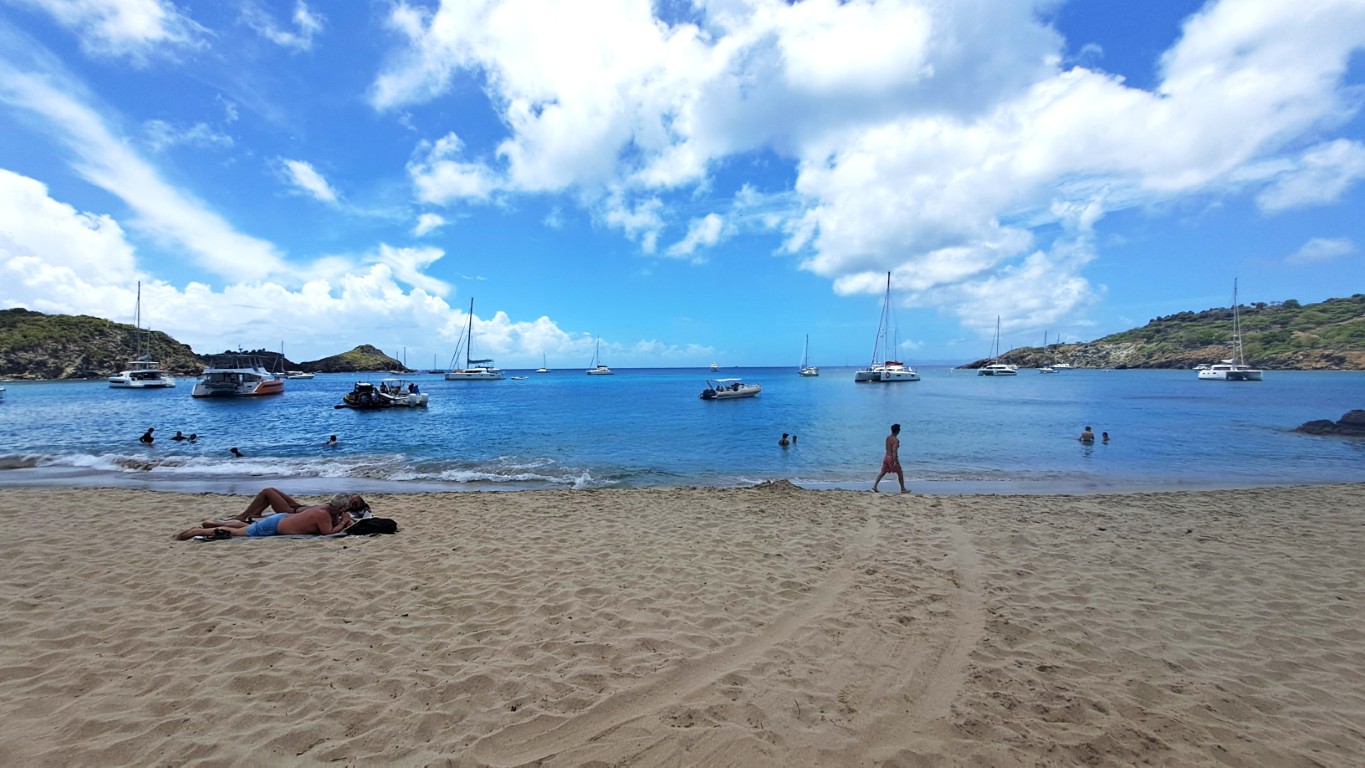 You are currently viewing 082 Per Anhalter über Saint-Barthélemy auf der ⛵RONDÉE ATLANTIQUE😉